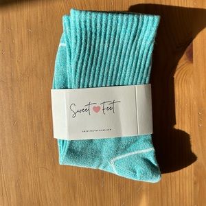 Sweet feet Turquoise socks!